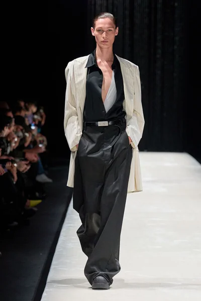 Look 1